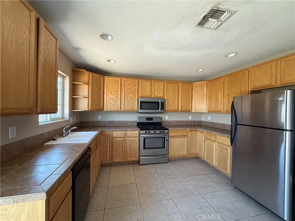 7620 Bedouin 29 Palms, CA 92277