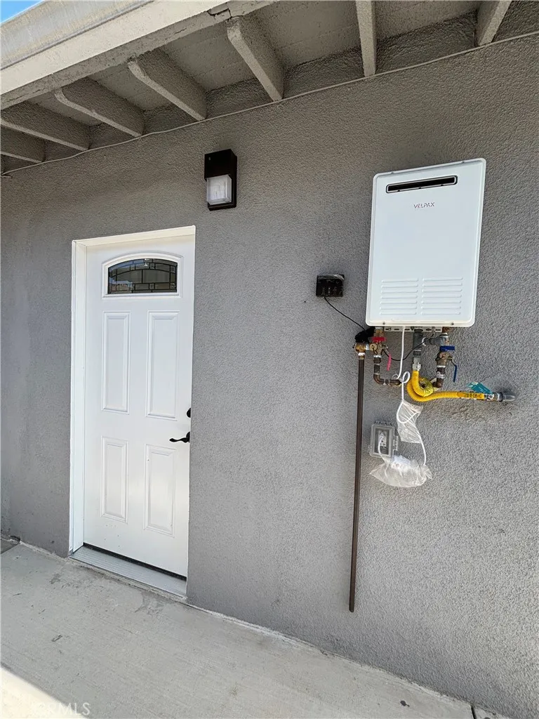 6724 Nagle Van Nuys, CA 91401