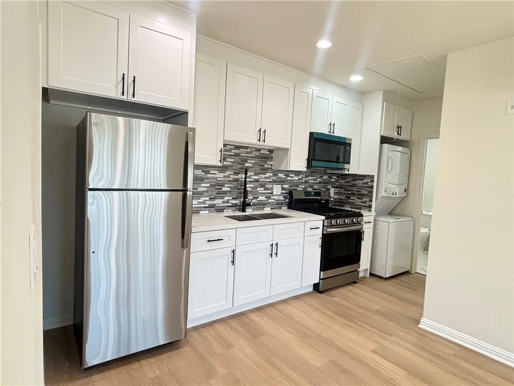 6724 Nagle Van Nuys, CA 91401