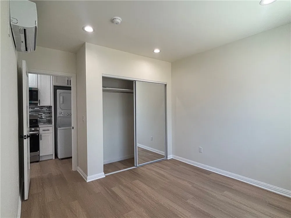 6724 Nagle Van Nuys, CA 91401
