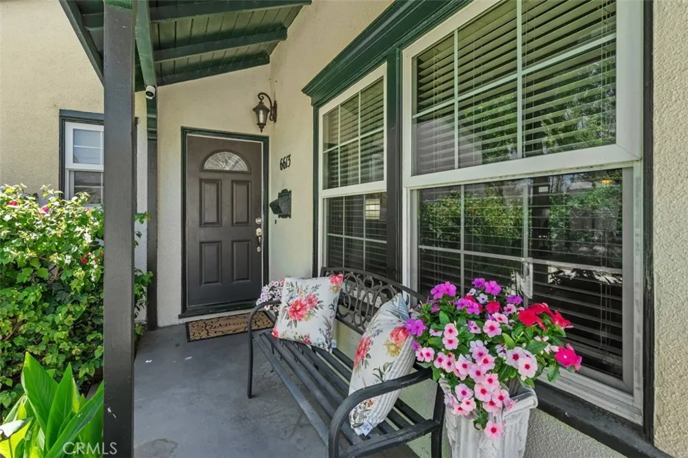6613 Randi Avenue Woodland Hills, CA 91303