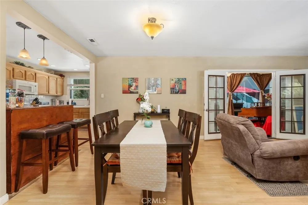 6613 Randi Avenue Woodland Hills, CA 91303