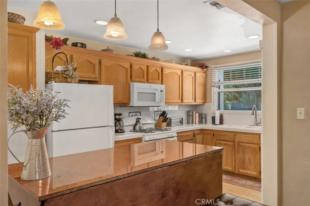 6613 Randi Avenue Woodland Hills, CA 91303