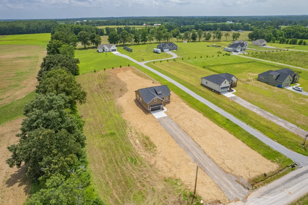 370 Dugout Rd Summertown, TN 38483