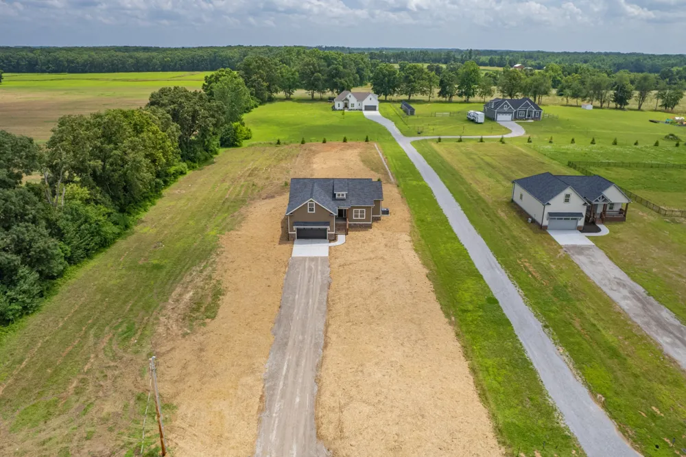 370 Dugout Rd Summertown, TN 38483