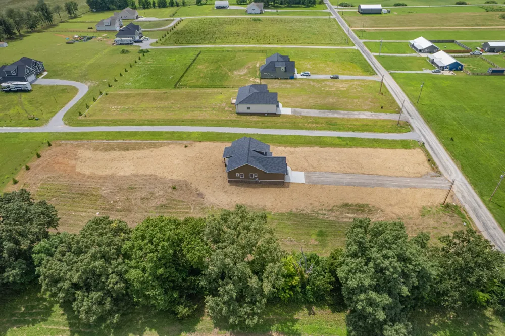 370 Dugout Rd Summertown, TN 38483