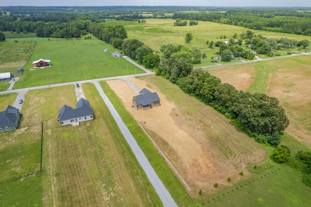 370 Dugout Rd Summertown, TN 38483