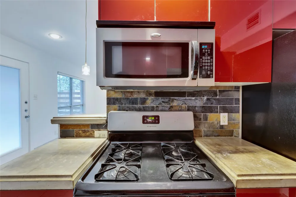 1917 Barge Street #104 Austin, TX 78745