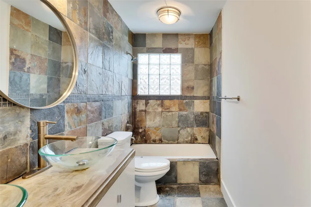 1917 Barge Street #104 Austin, TX 78745