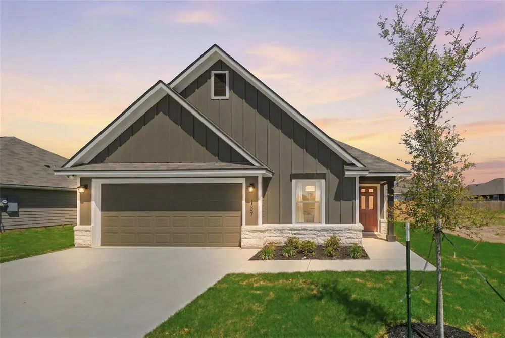 137 Cotton Cove Snook, TX 77879