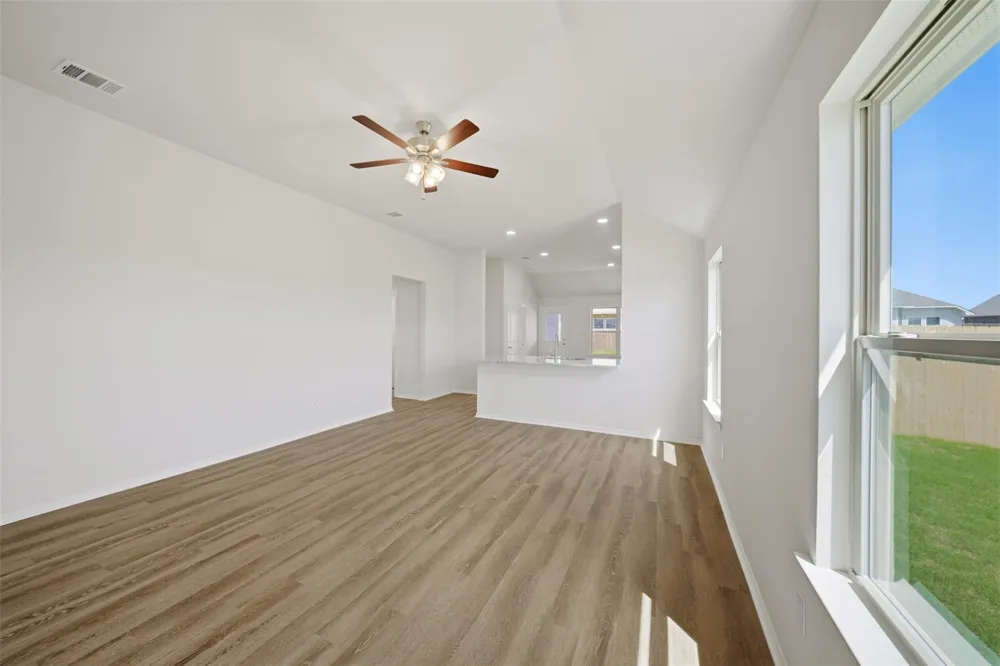 137 Cotton Cove Snook, TX 77879