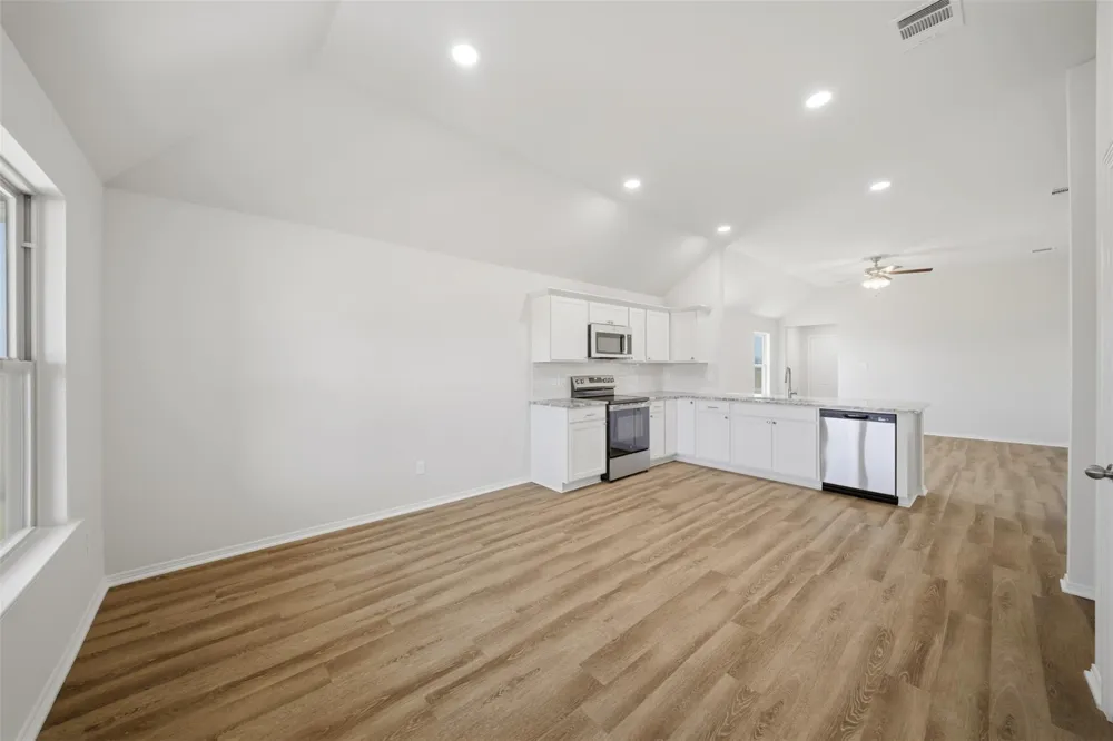 137 Cotton Cove Snook, TX 77879