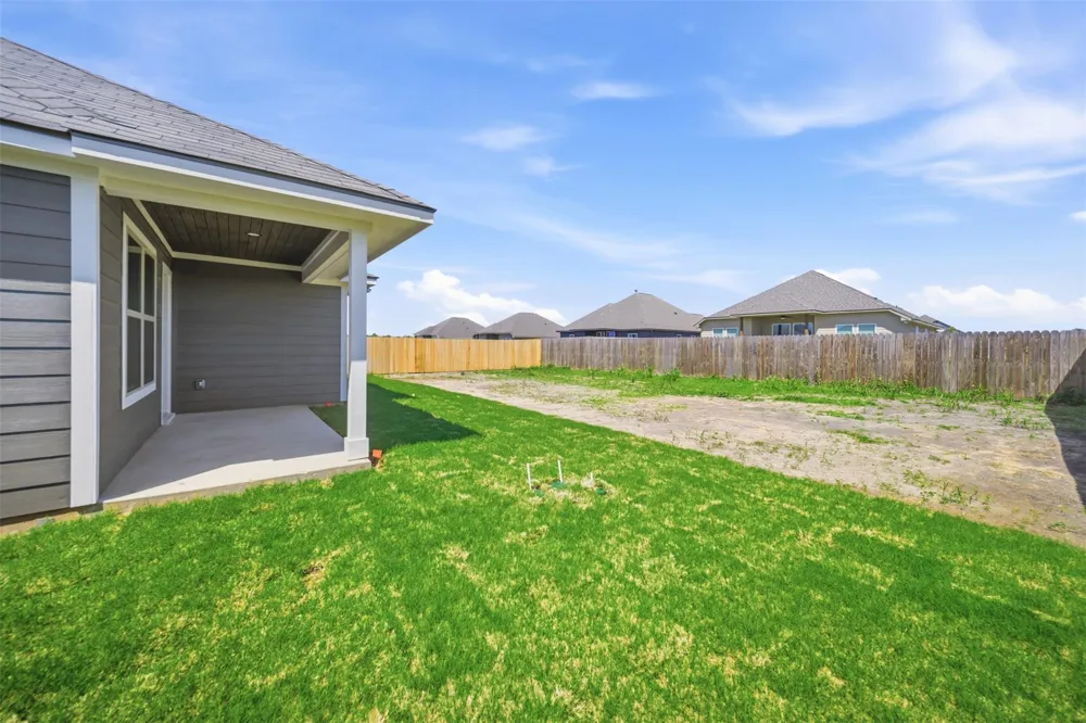 137 Cotton Cove Snook, TX 77879