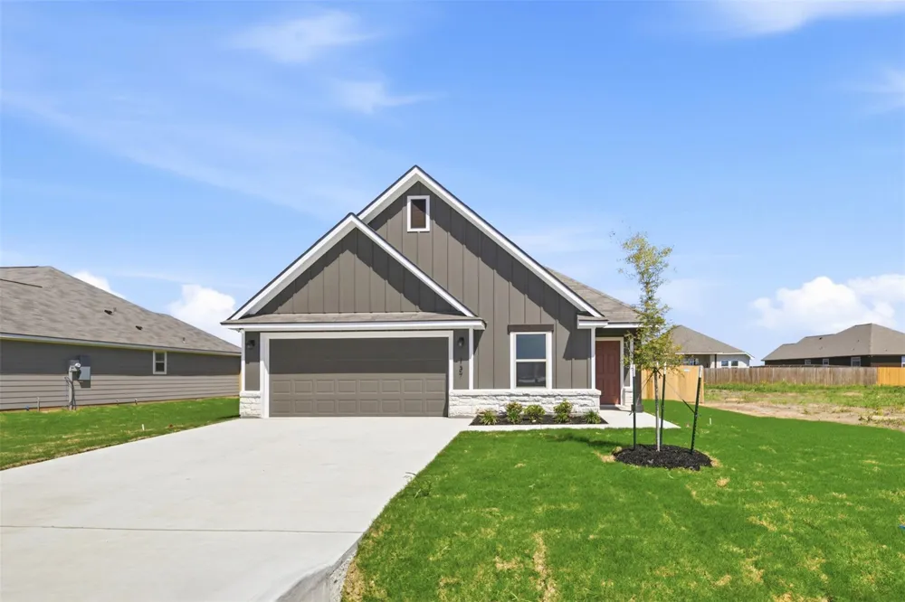 137 Cotton Cove Snook, TX 77879
