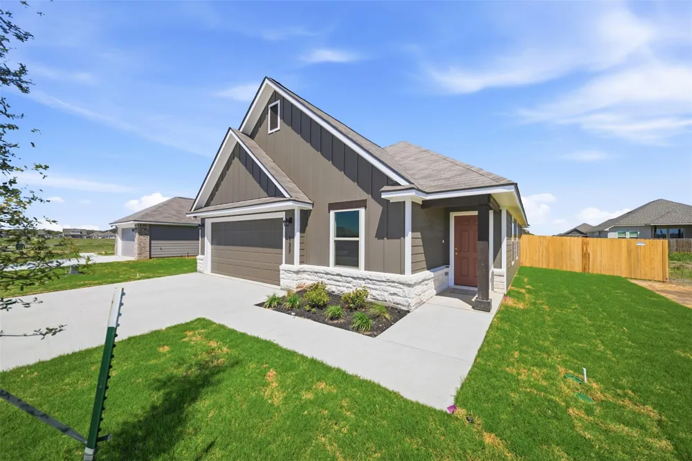 137 Cotton Cove Snook, TX 77879