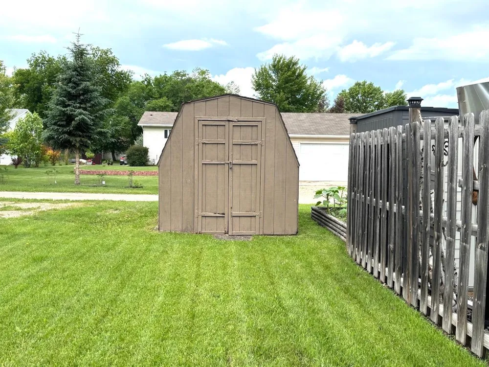 907 Arnold Avenue Thief River Falls, MN 56701