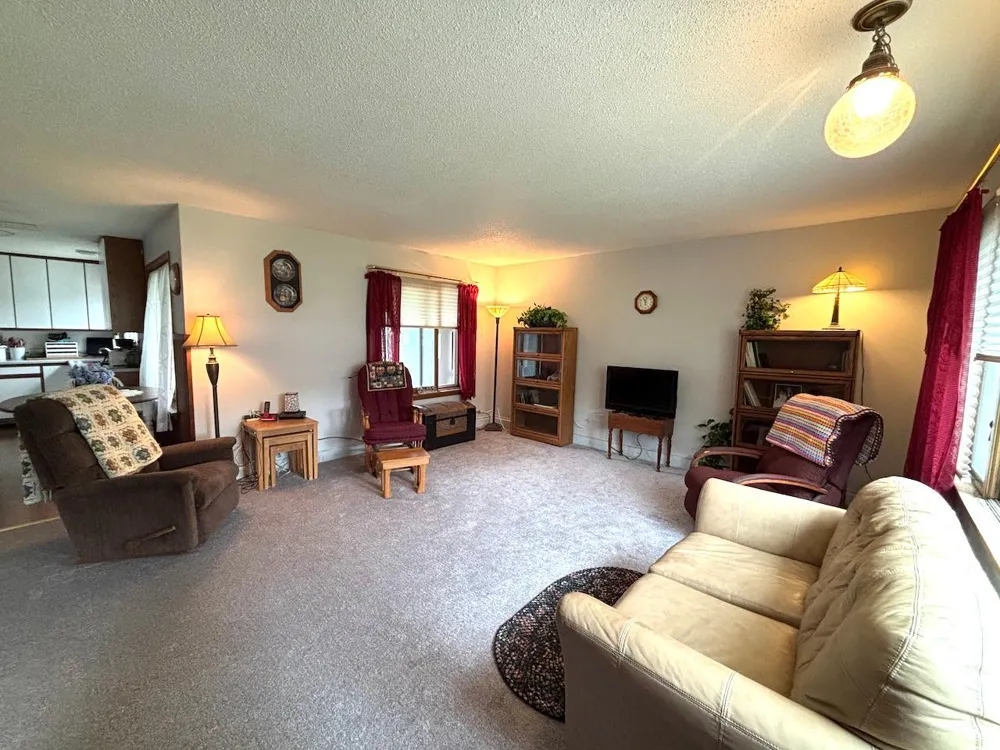 907 Arnold Avenue Thief River Falls, MN 56701