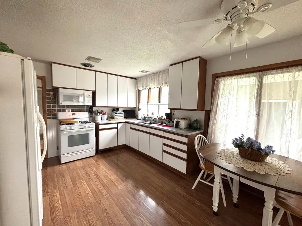 907 Arnold Avenue Thief River Falls, MN 56701