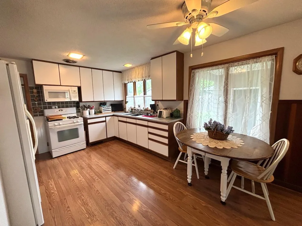 907 Arnold Avenue Thief River Falls, MN 56701
