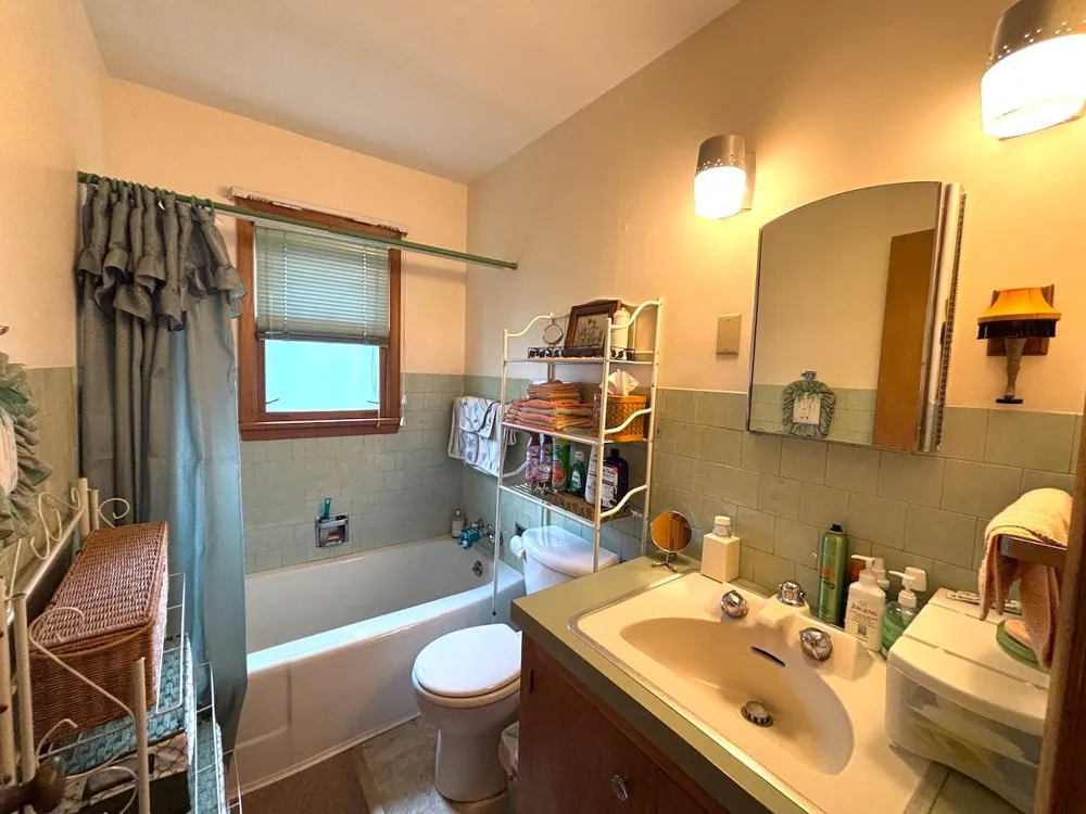 907 Arnold Avenue Thief River Falls, MN 56701