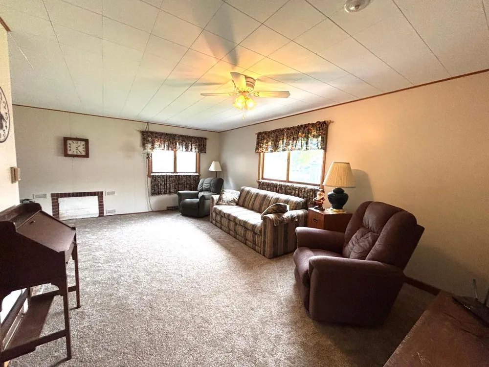907 Arnold Avenue Thief River Falls, MN 56701