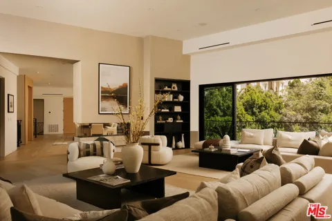 1751 Sunset Plaza Drive