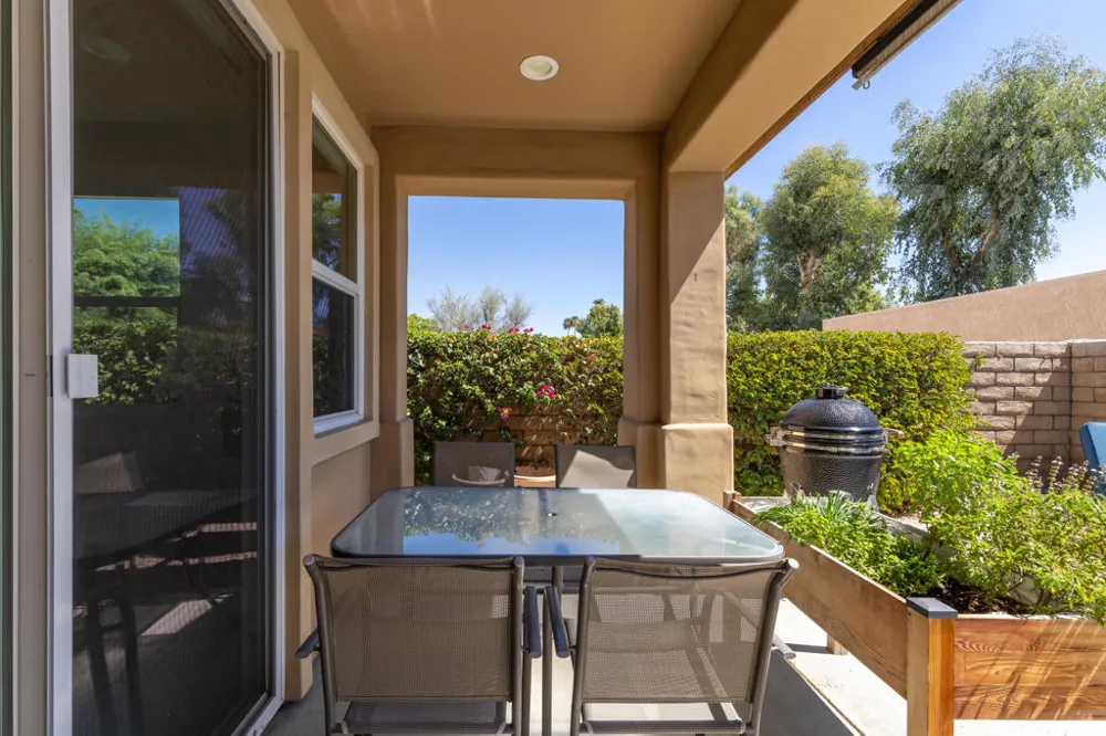 240 Paseo Vista Circle Palm Desert, CA 92260