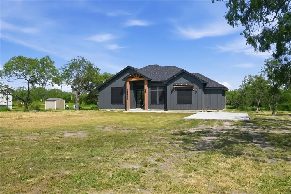 416 Stephens Loop Mathis, TX 78368