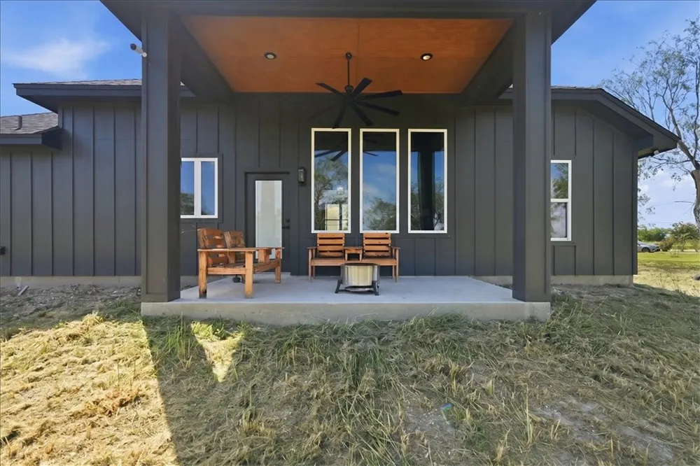 416 Stephens Loop Mathis, TX 78368