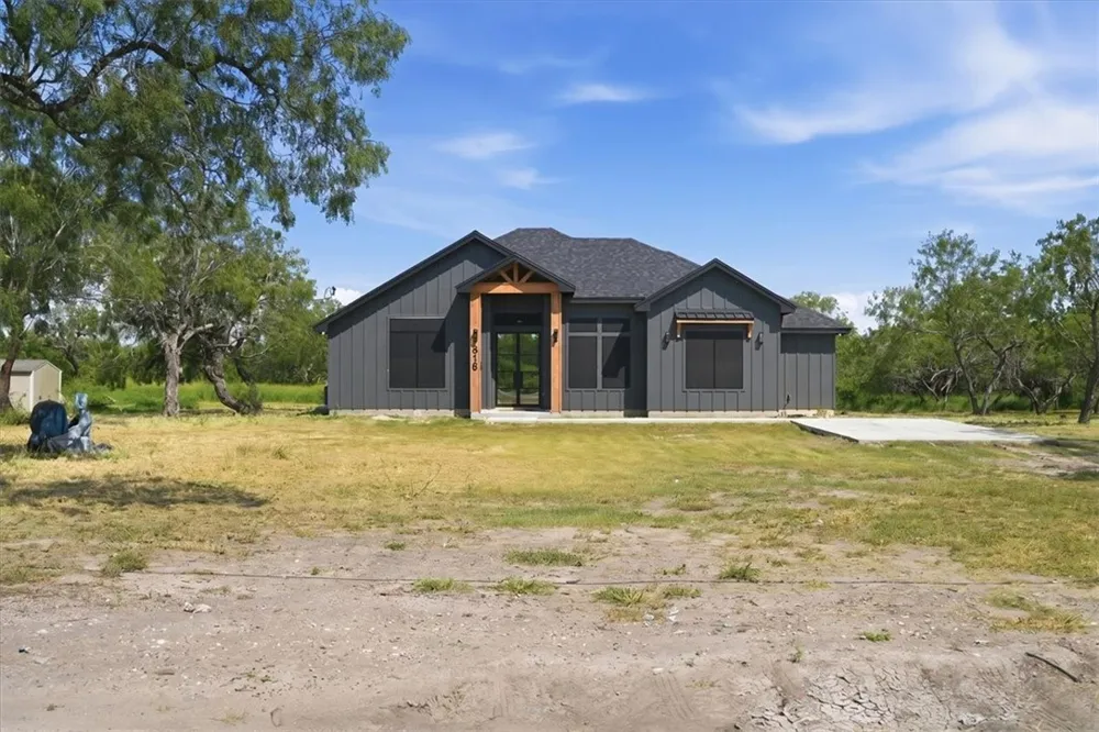 416 Stephens Loop Mathis, TX 78368