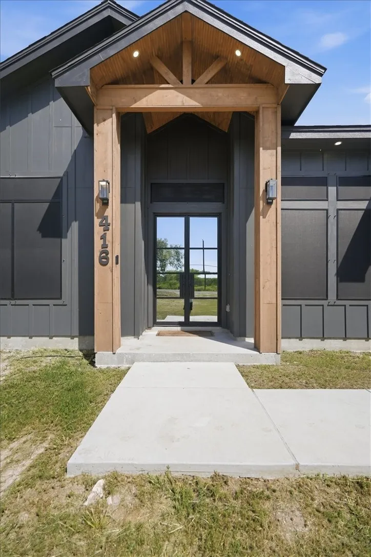 416 Stephens Loop Mathis, TX 78368