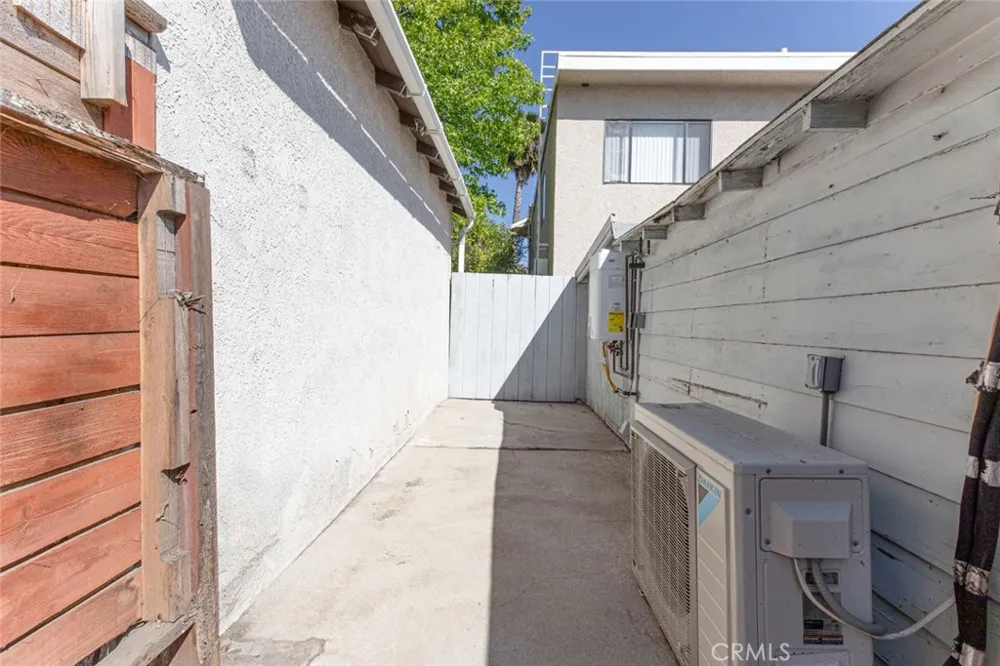 4116 Briggs Avenue Montrose, CA 91020