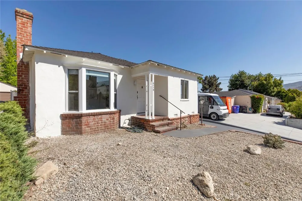 4116 Briggs Avenue Montrose, CA 91020