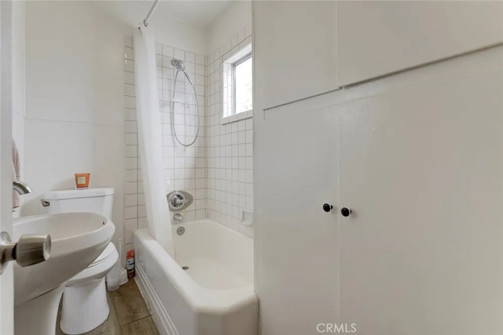4116 Briggs Avenue Montrose, CA 91020