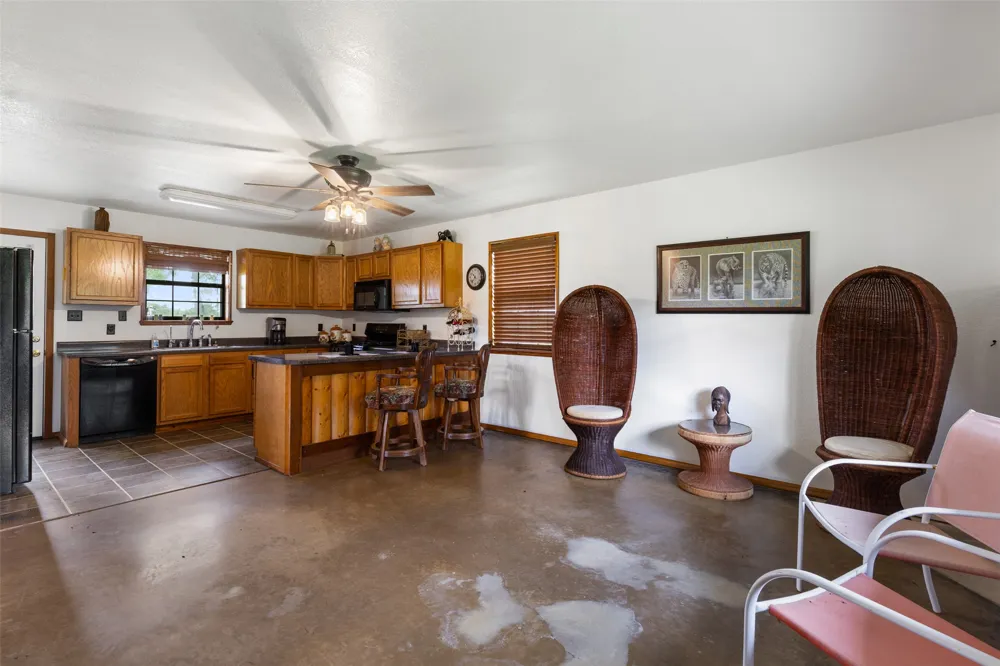 447 Pink Gladiola Broken Bow, OK 74728