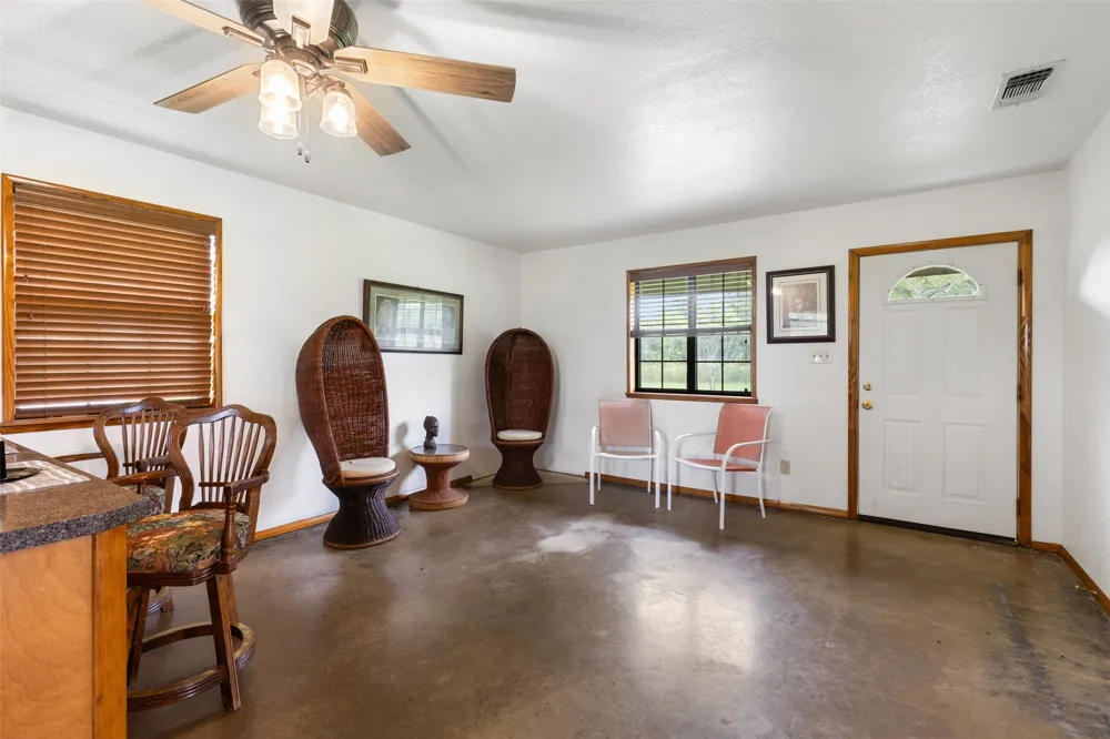 447 Pink Gladiola Broken Bow, OK 74728