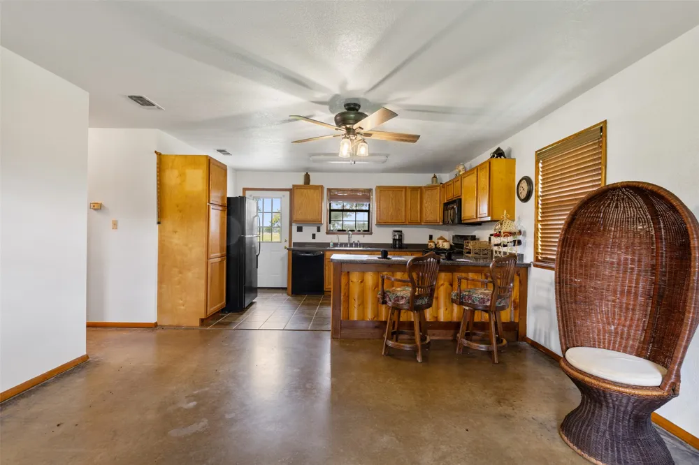 447 Pink Gladiola Broken Bow, OK 74728