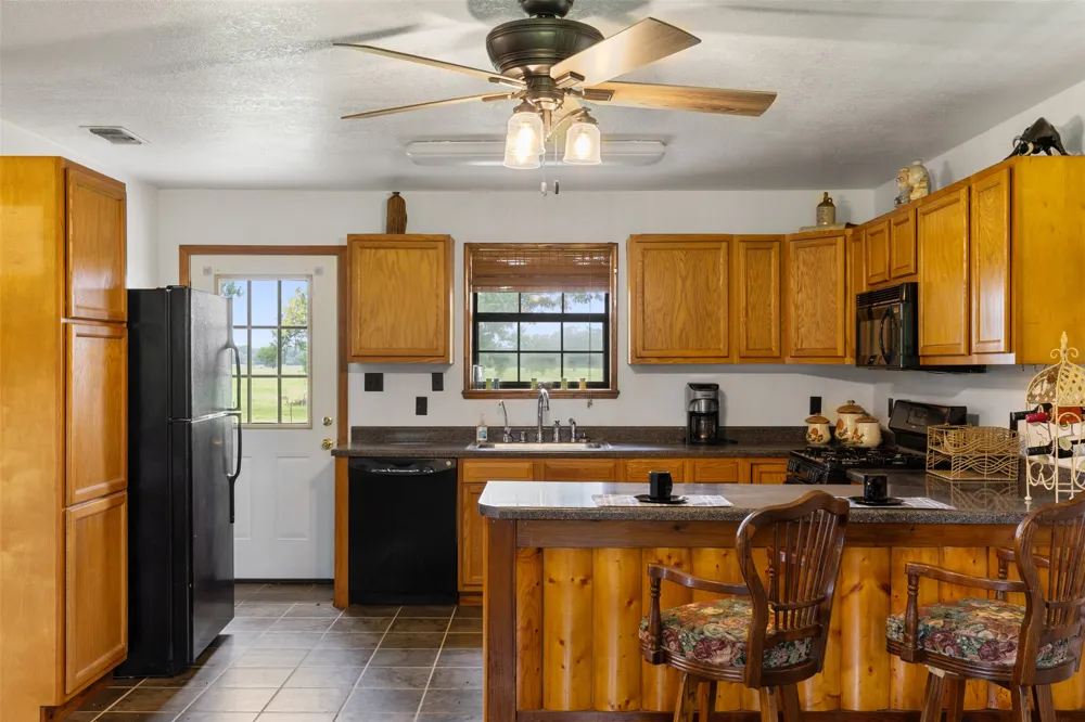447 Pink Gladiola Broken Bow, OK 74728