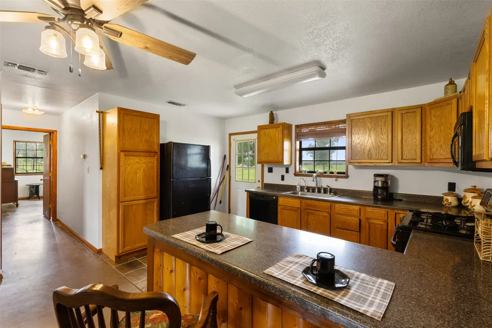 447 Pink Gladiola Broken Bow, OK 74728