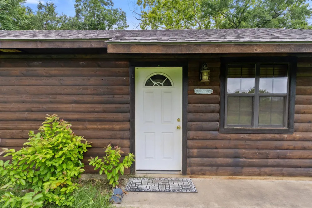 447 Pink Gladiola Broken Bow, OK 74728