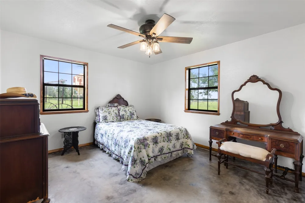 447 Pink Gladiola Broken Bow, OK 74728