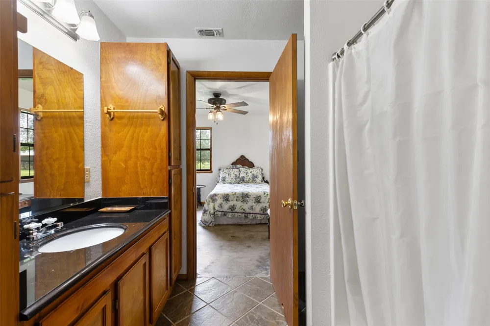 447 Pink Gladiola Broken Bow, OK 74728