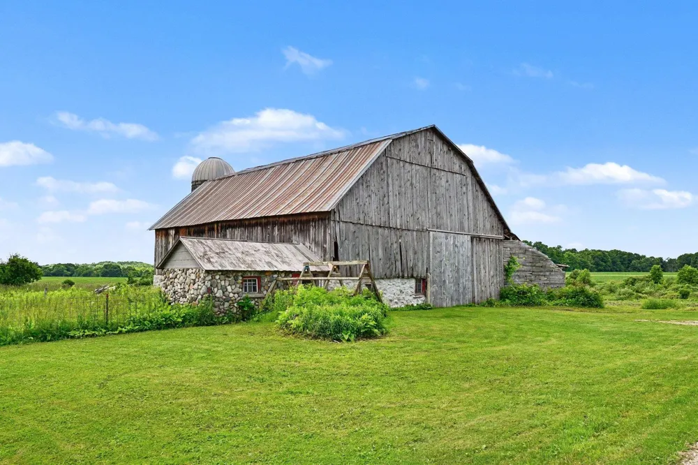 7615 Pleasant Hill Road Banks Township, MI 49729