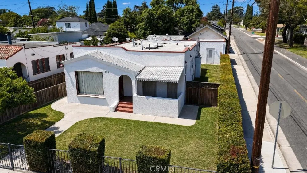 335 Beverly Santa Ana, CA 92701
