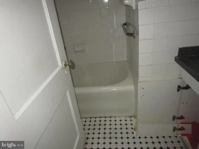 6126 11TH STREET Philadelphia, PA 19141