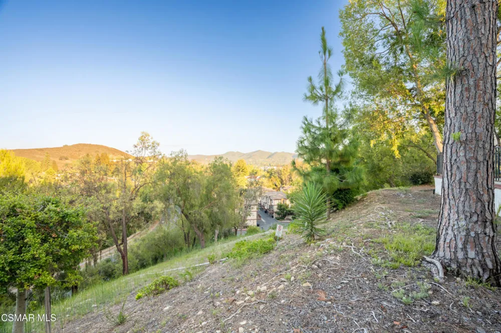 744 Tuolumne Avenue Thousand Oaks, CA 91360