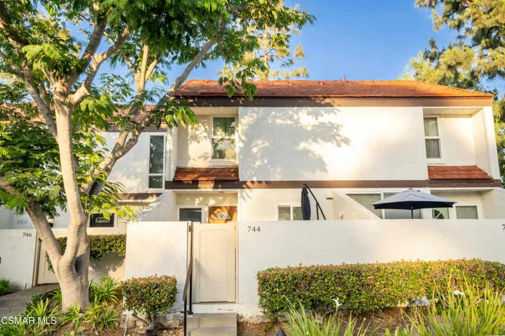 744 Tuolumne Avenue Thousand Oaks, CA 91360
