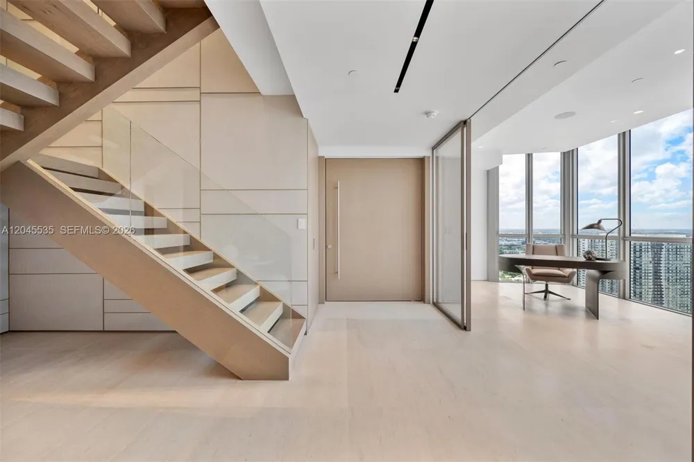 1100 Biscayne Blvd #3906 Miami, FL 33132