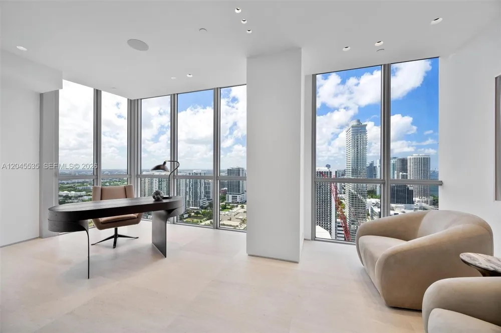 1100 Biscayne Blvd #3906 Miami, FL 33132