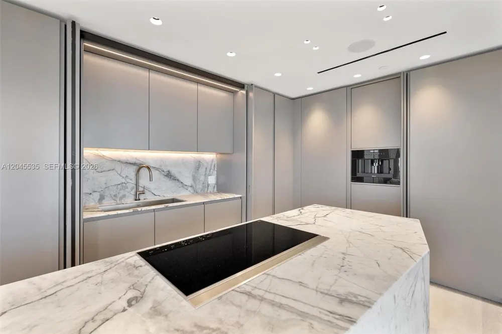 1100 Biscayne Blvd #3906 Miami, FL 33132
